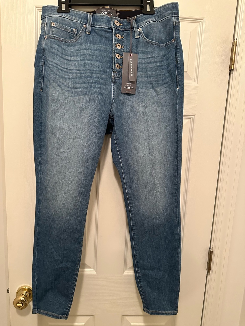 torrid 18R Sky High Skinny Premium Stretch Button-Front Jeans